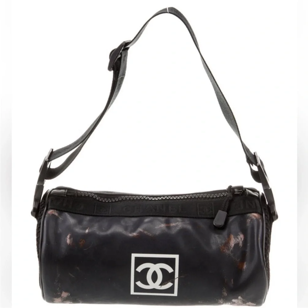 CHANEL shoulder bag